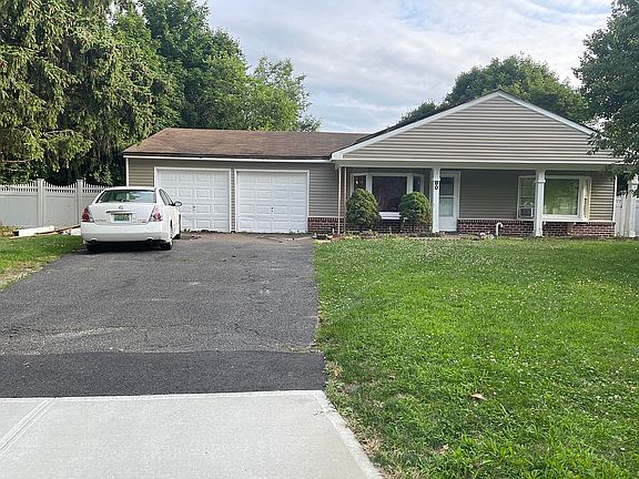 2nd image of 80 Sequoia Dr