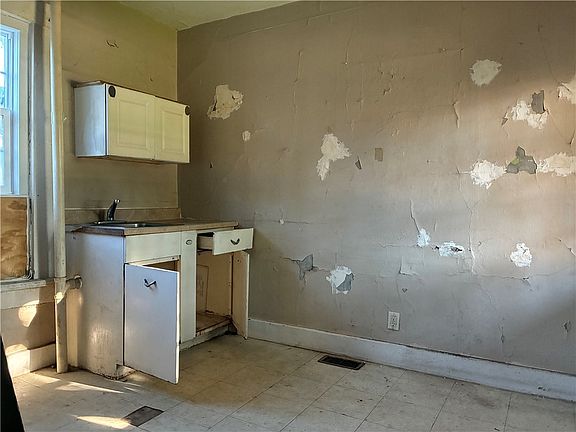 5th image of 307 Xenia Ave