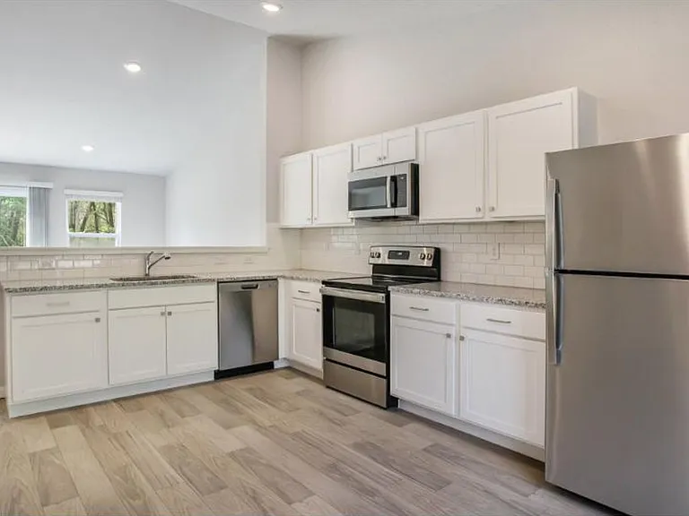 11128 Farmway Dr — Photo 4