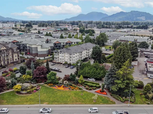 8537 Young Rd #408, Chilliwack, BC V2P 4P2