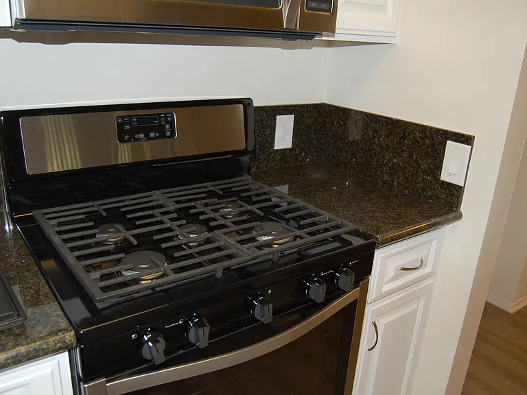 1232 Harvard St #6 — Photo 6