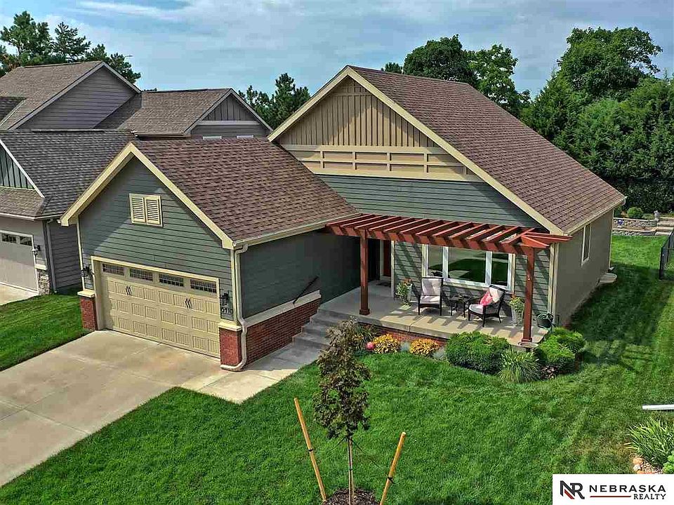 1st image of 8410 Pinehill Ln