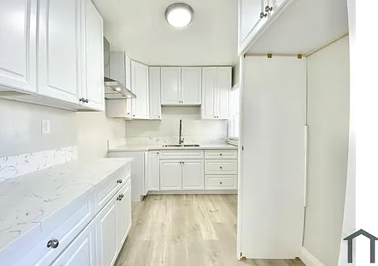 1038 W 57th St #1040 — Photo 4