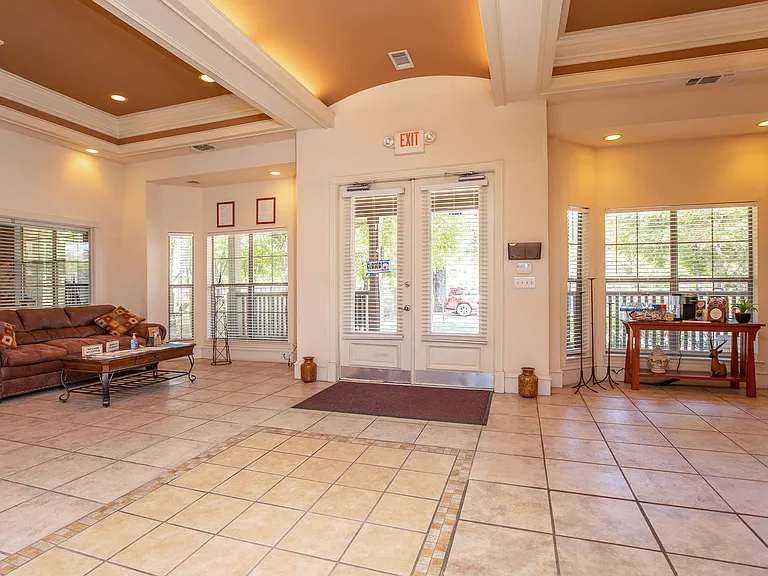 8100 Huebner Rd — Photo 9