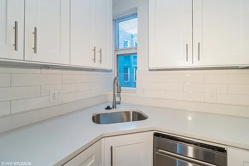 31 Queensberry St #16 Photo 1