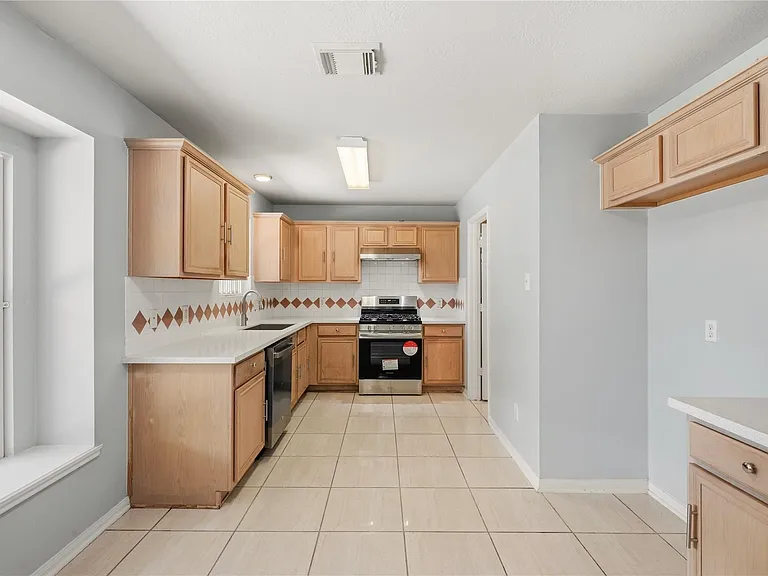 7027 Waveland Dr — Photo 12