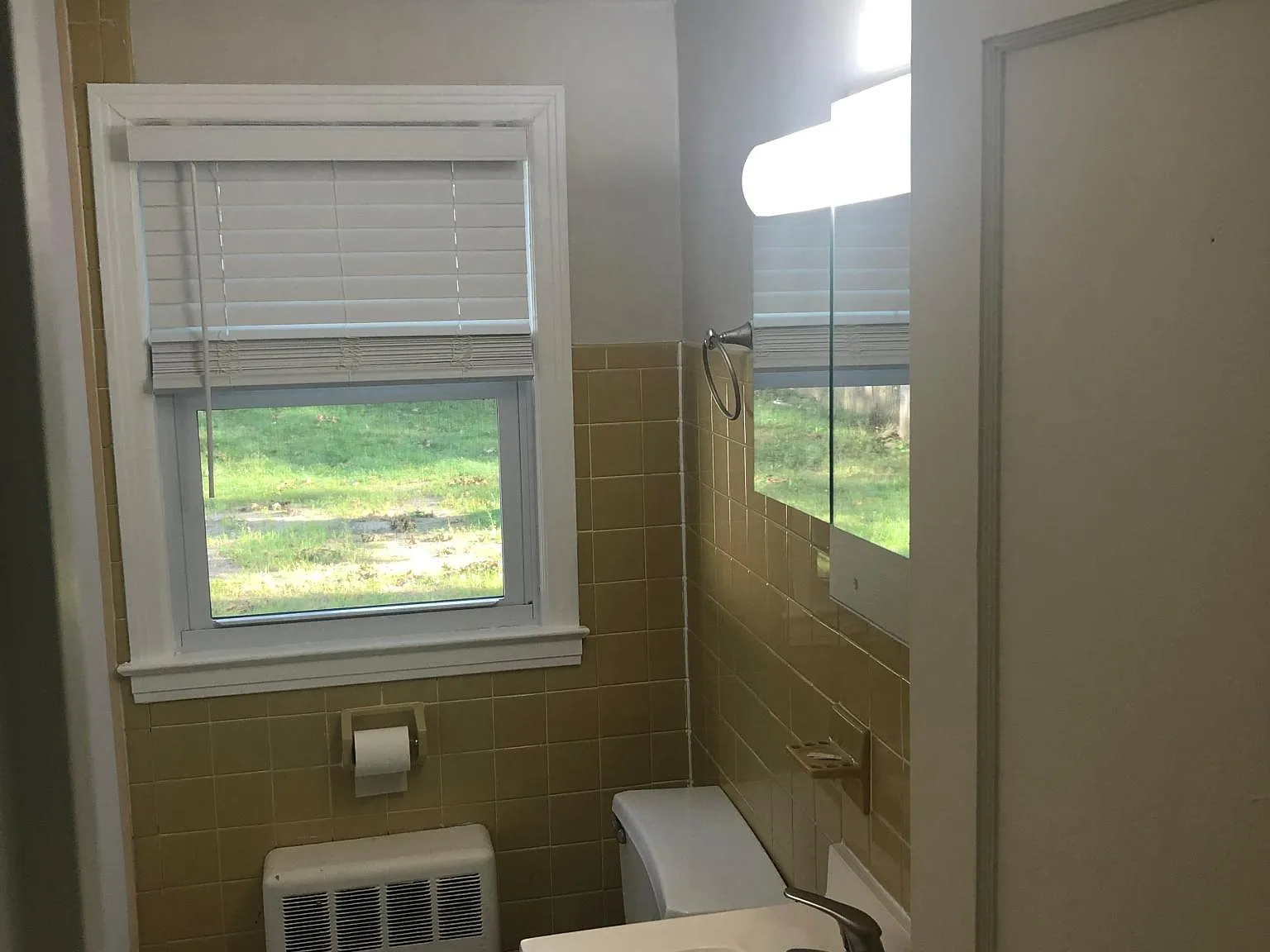 3 bed, 1183 sqft, $2,300 — Photo 4