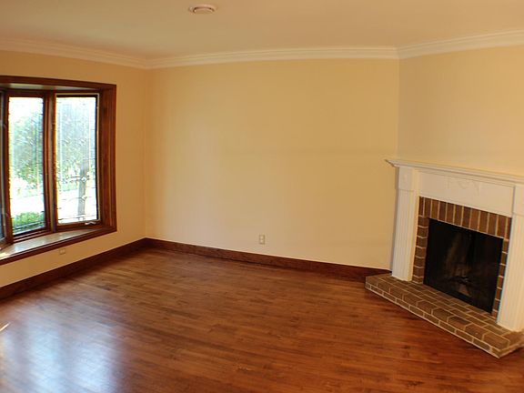 4th image of 23265 Doremus St