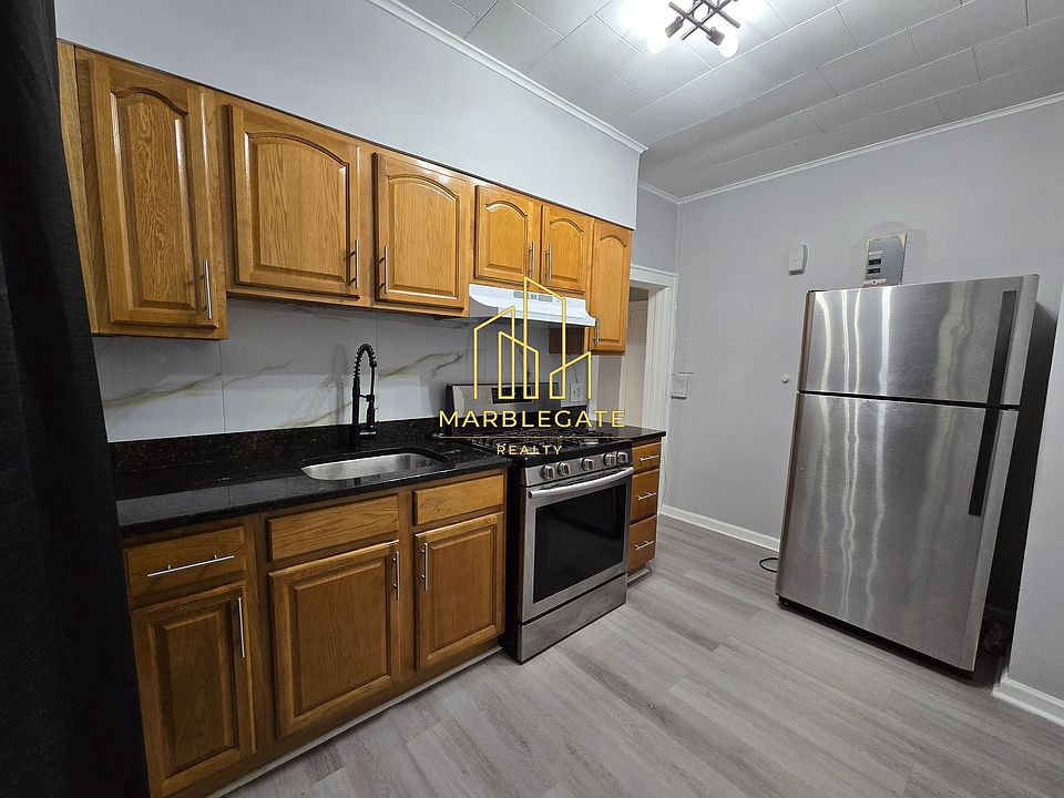 1st image of 236 Lexington Ave #33