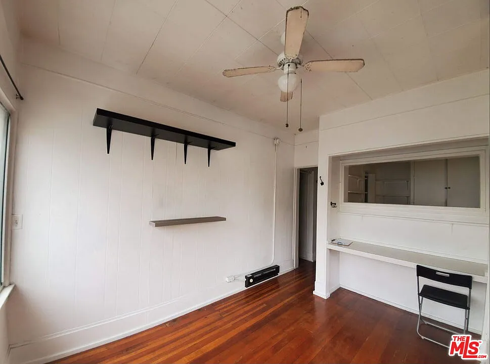 Studio, 1.0 bath, 300 sqft, $2,198 — Photo 2