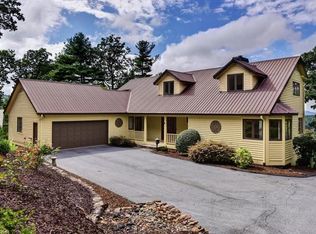 4 Ridgebourne Way, Flat Rock, NC 28731