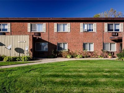 22134 River Oaks Dr APT 3B, Rocky River, OH, 44116