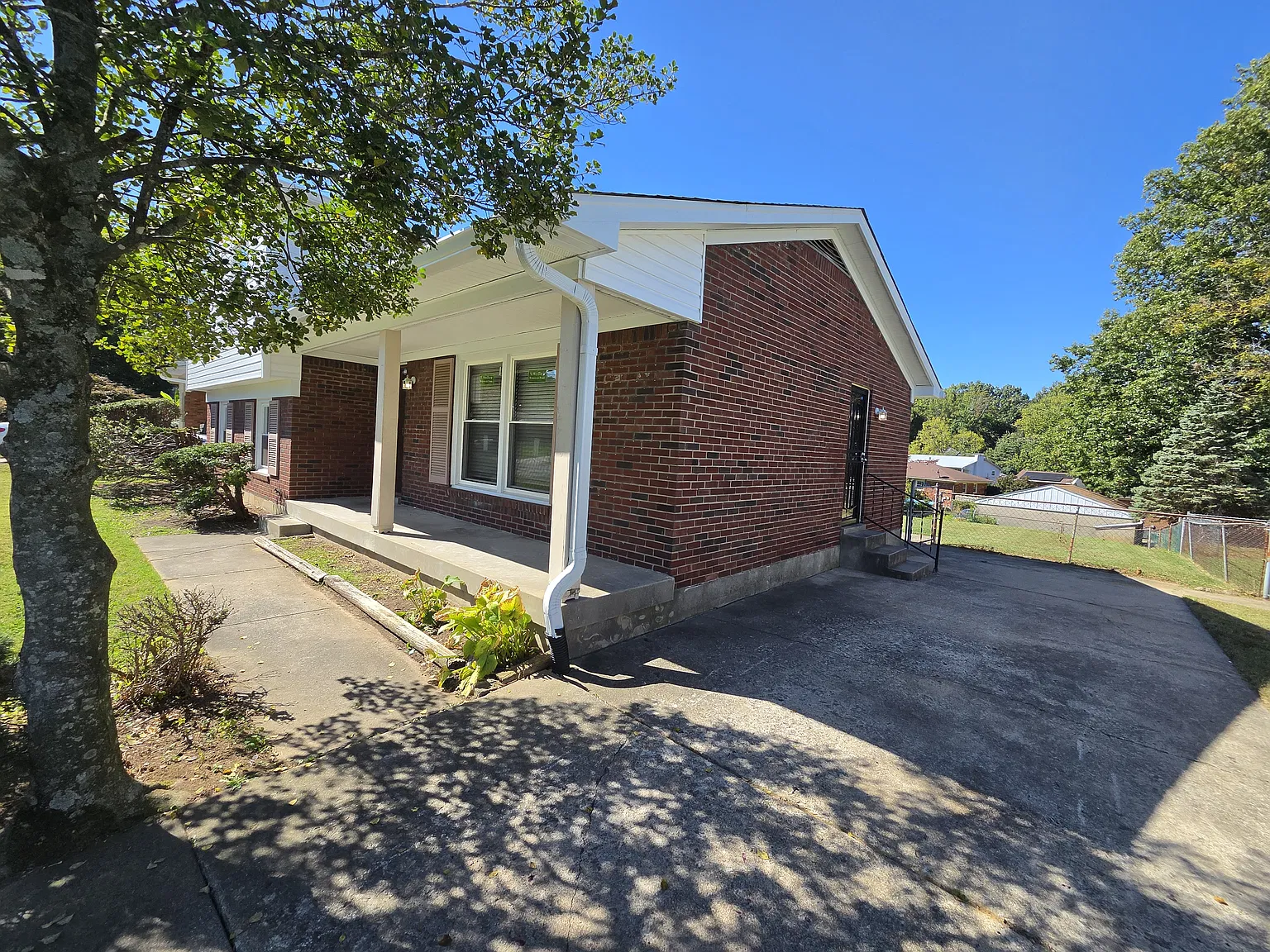 4 bed, 1642 sqft, $1,695 — Photo 2