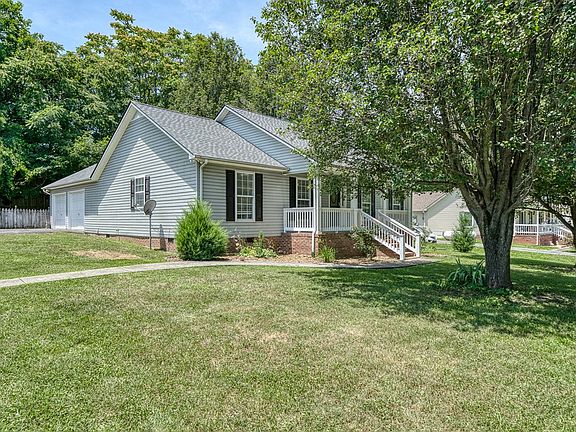 4th image of 2331 Lake Pointe Dr