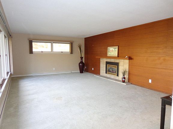 2nd image of N2012 Wedgewood Dr E