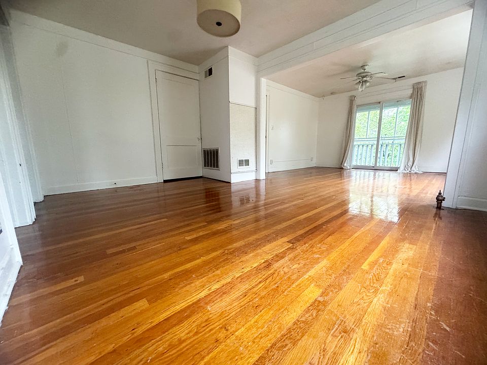 1st image of 4001 Kenwood Ave #2
