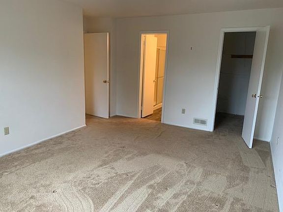 5th image of 443 Thornwood Dr
