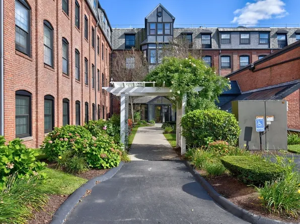 21 Linden St APT 212, Quincy, MA 02170