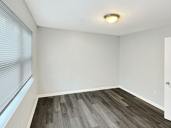 4th image of 4513 Papania Dr