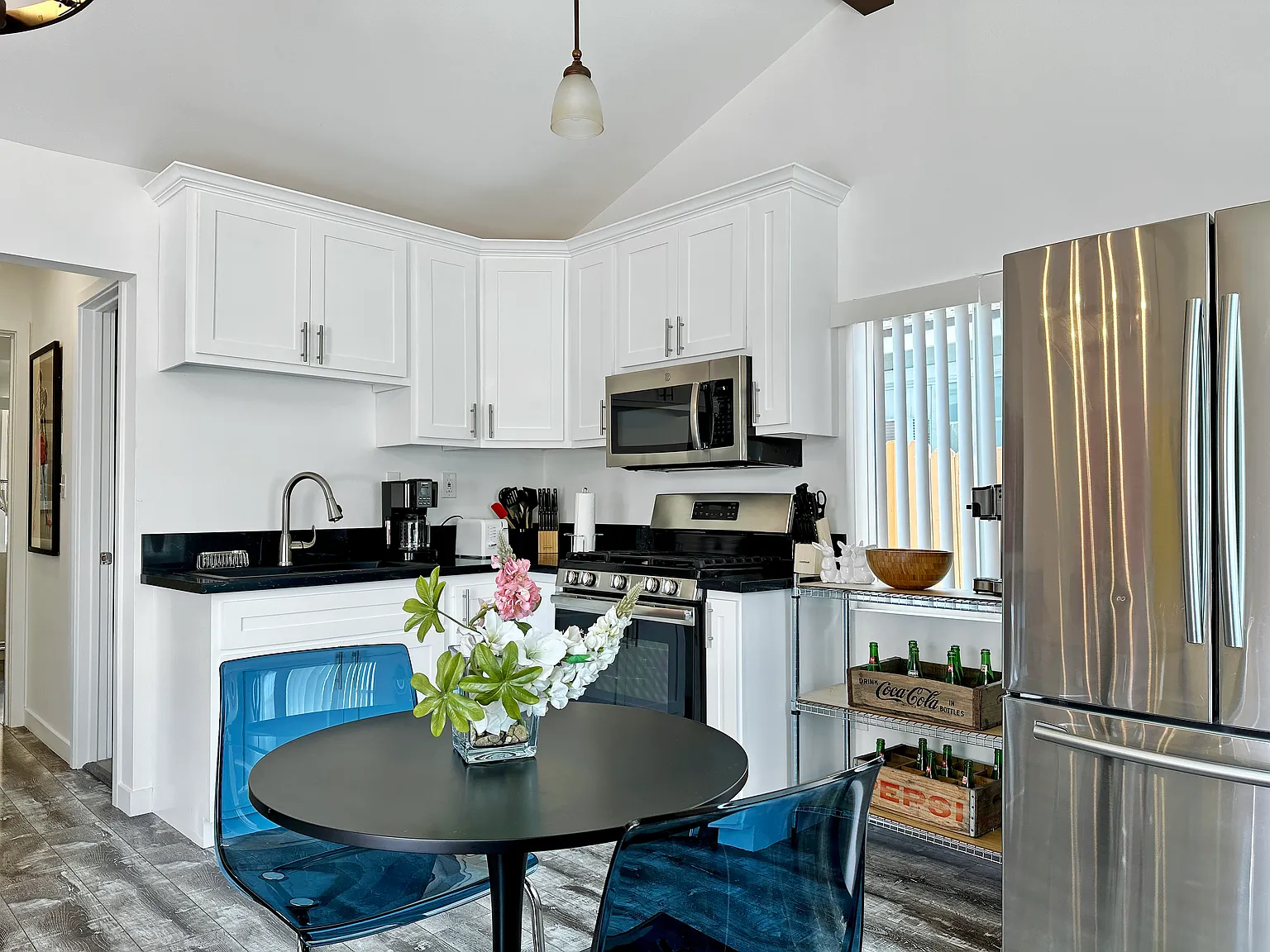 2 bed, 600 sqft, $2,275 — Photo 4
