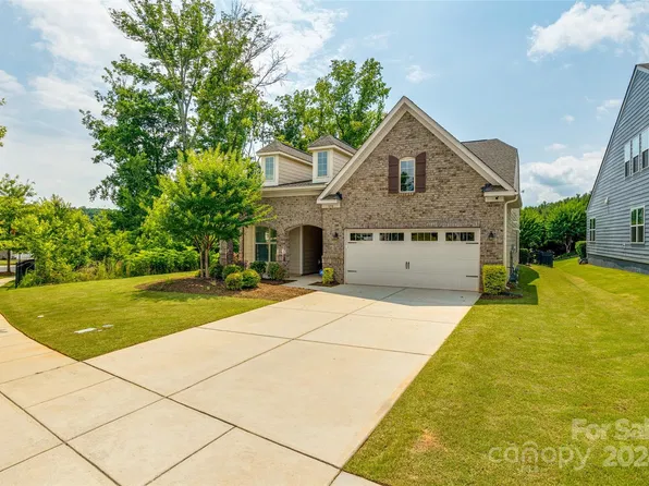 378 Kentmere Ln, Clover, SC 29710