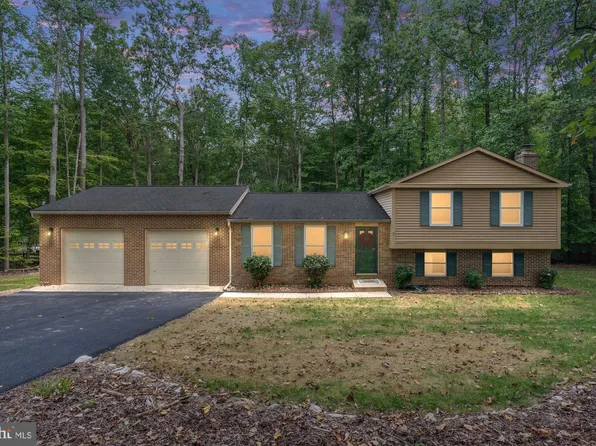 8008 Gracie Dr, Manassas, VA 20112