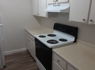 4250 Loomis Ave APT B, Colorado Springs, CO 80906