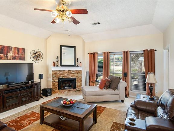 3rd image of 4148 Creekhollow Dr