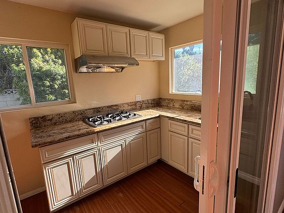 5th image of 2614 Deanne Dr