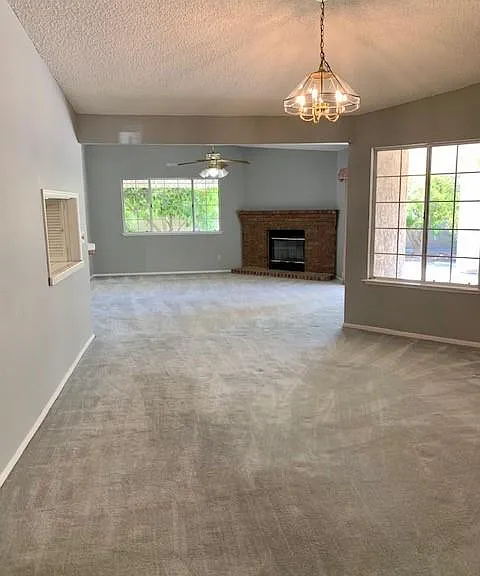 6078 N Hazel Ave — Photo 4