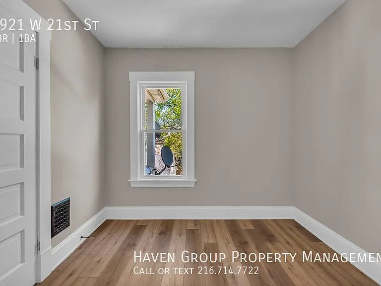 3921 W 21st St — Photo 16