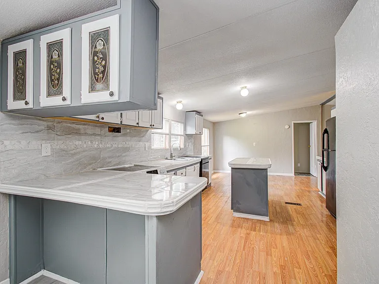 16307 Antelope Ln — Photo 17