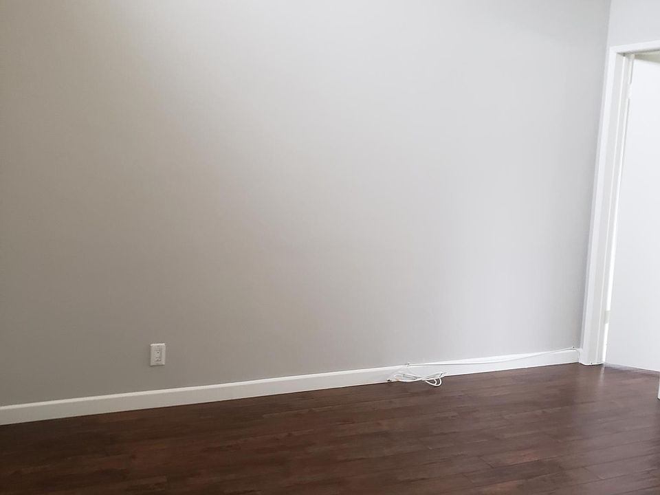 1st image of 4024 Emerald St APT 218