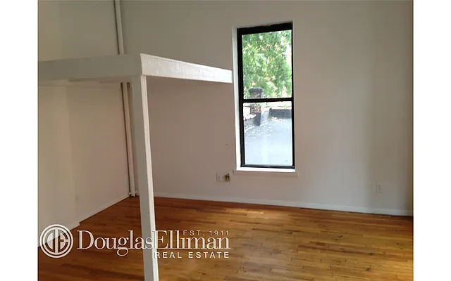 Rented by Douglas Elliman | media 22