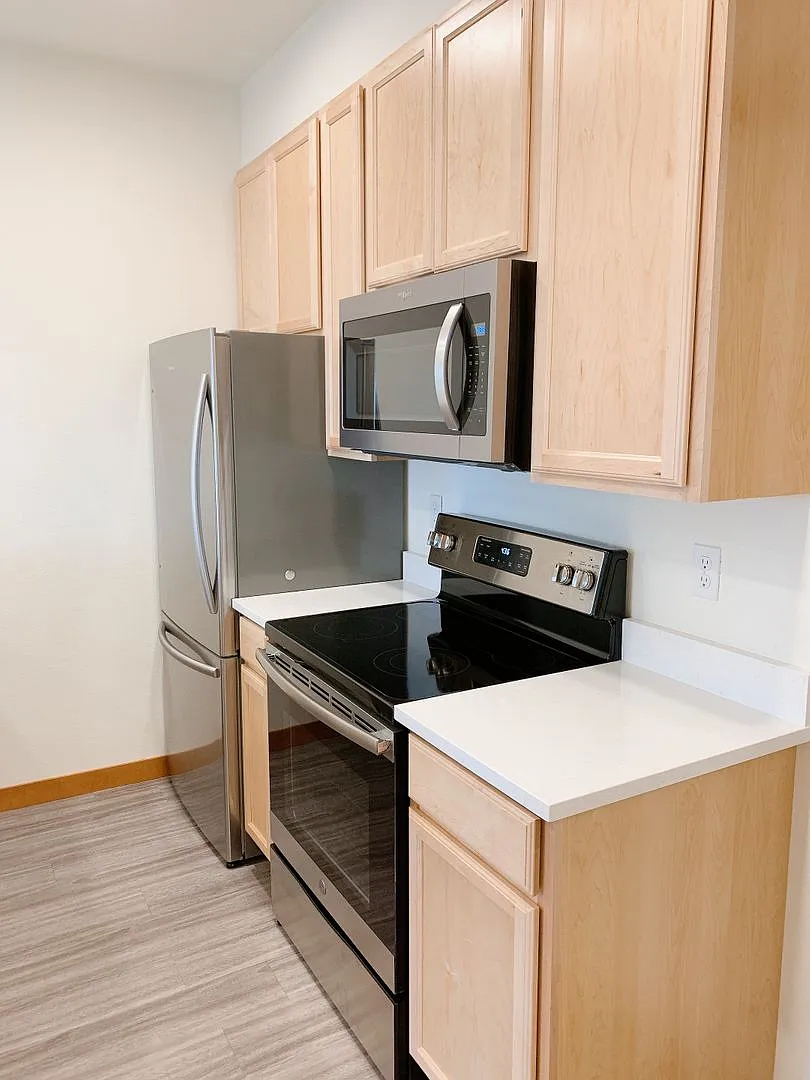 1111 N Forest St — Photo 3