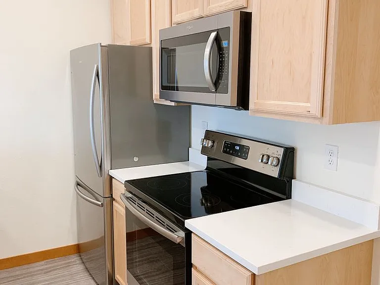 1111 N Forest St — Photo 49