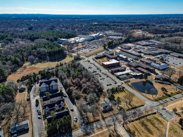 805 E Haggard Ave, Elon, NC 27244