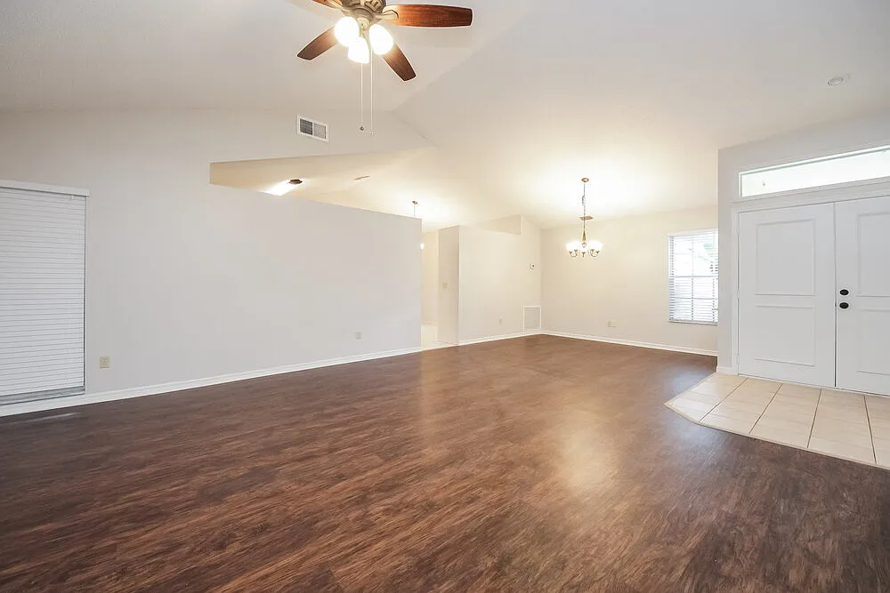 Building Photo - 711 White River Dr