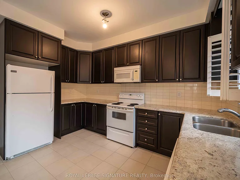 5570 Meadowcrest Ave — Photo 10