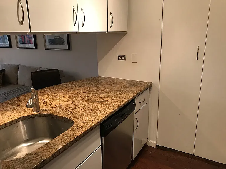 145 E 48th St #18G — Photo 5