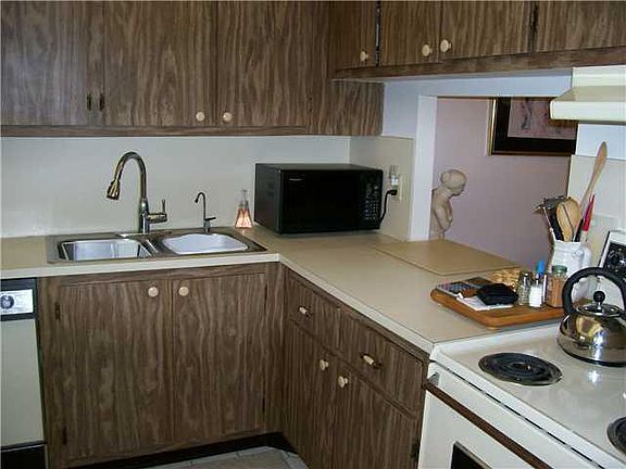 4th image of 244 Lake Meryl Dr #244