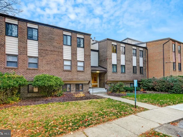 11 Suntop Ct Unit T1, Baltimore, MD 21209