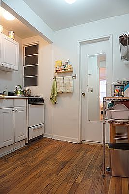 3rd image of 215 E 89th St APT D