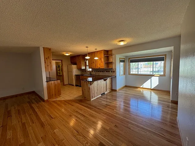 1112 W Saratoga Ave — Photo 7