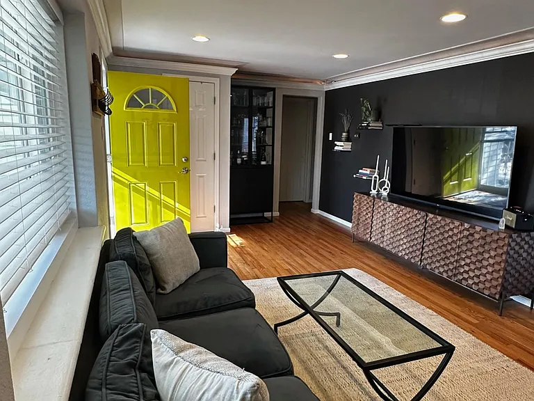 4884 Vallejo St — Photo 3