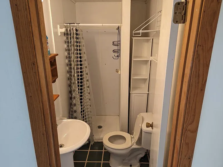 807 W Grove St #4 — Photo 7