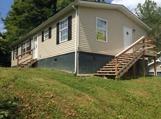 229 Pounding Mill Rd, Evarts, KY 40828