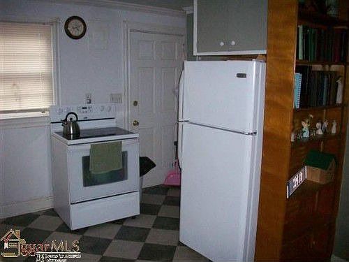3rd image of 214 Dukeland Dr