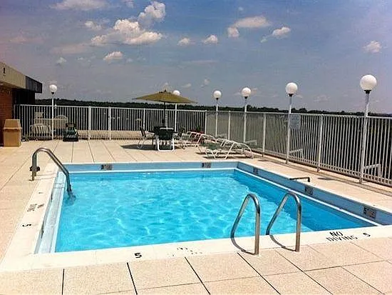 1 E University Pkwy #12 — Photo 8