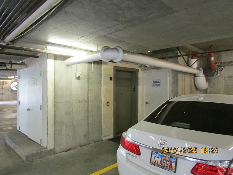 Parking elevator